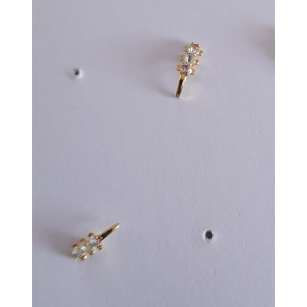 3 stones in L shape golden colour nose pin in screwback