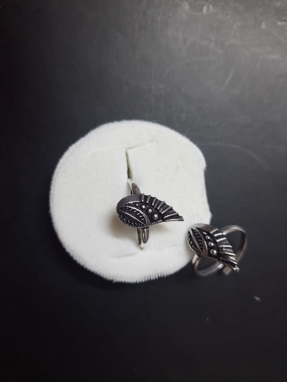 Oxidised alloy black metal Toering
